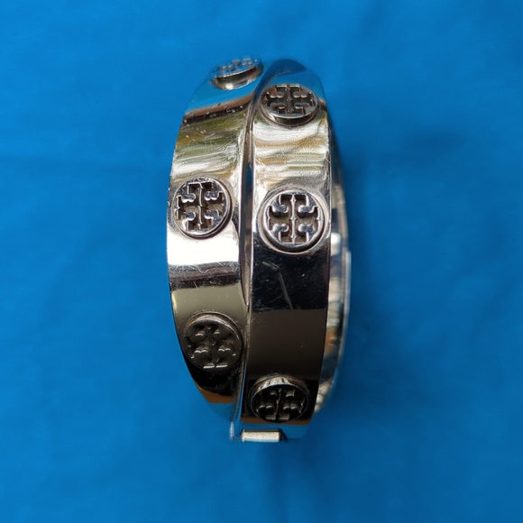 Tory Burch Metal Double-Wrap Logo Bracelet - Picture 4 of 8